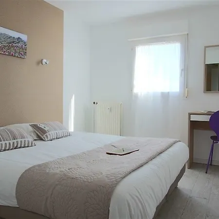מלון דירות Garden & Aix En Provence - Puyricard 3*